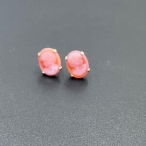 Vintage 14k Yellow Gold Carved Oval Coral Shell Cameo Stud Post Earrings